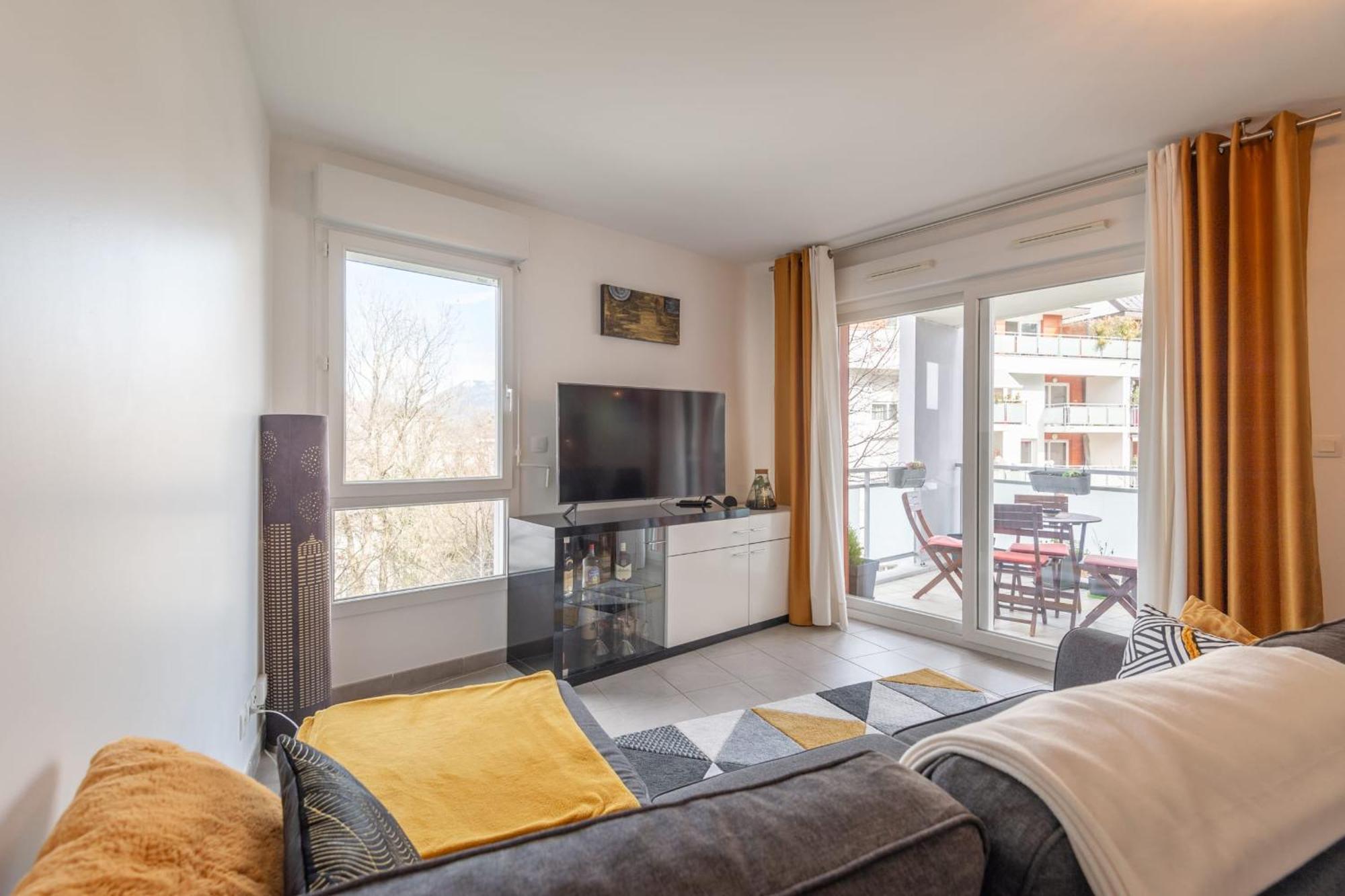 Joli T2 De 57 M Proche Lac Et Vieille Ville Annecy Luaran gambar